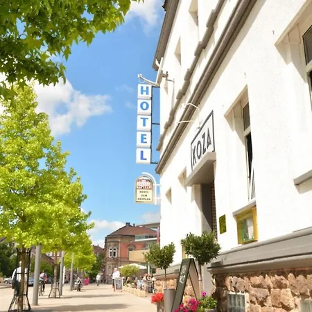 Hotel Zum Ostpark 3*